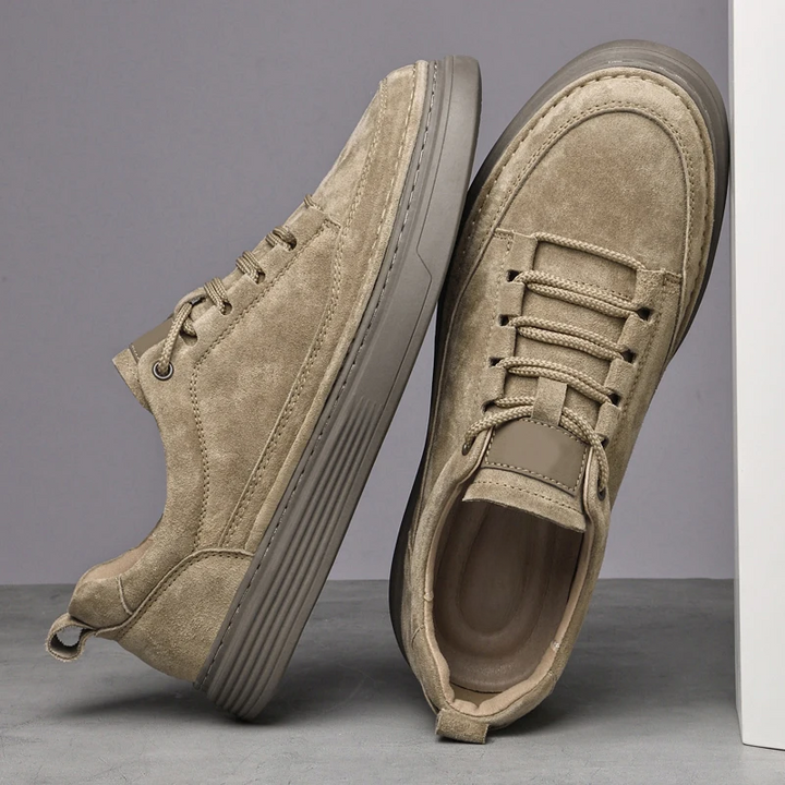 Giovanni Classic Suede Sneakers