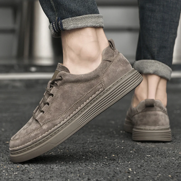 Giovanni Classic Suede Sneakers