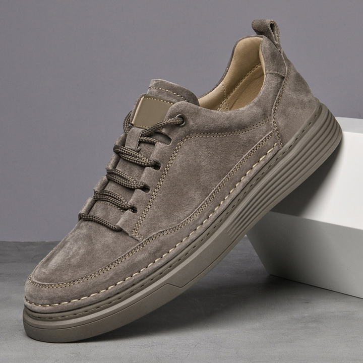 Giovanni Classic Suede Sneakers
