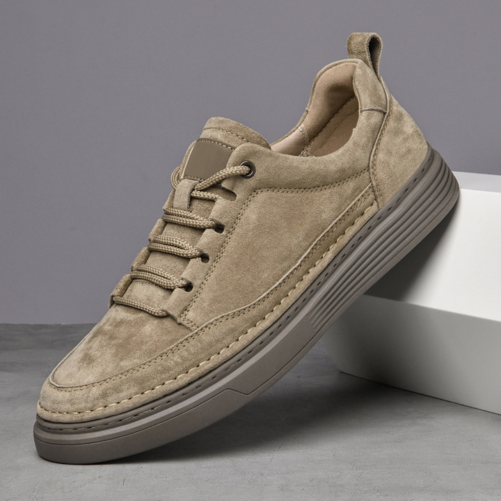 Giovanni Classic Suede Sneakers